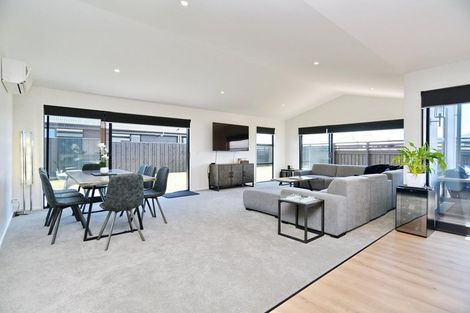 Photo of property in 17 Angus Place, Rangiora, 7400