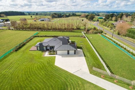 Photo of property in 140 Mount Biggs Road, Halcombe, 4779