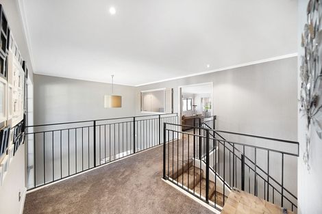 Photo of property in 4 Verley Rise, East Tamaki Heights, Auckland, 2016