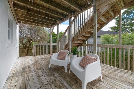 Photo of property in 3/47 East Coast Road, Milford, Auckland, 0620