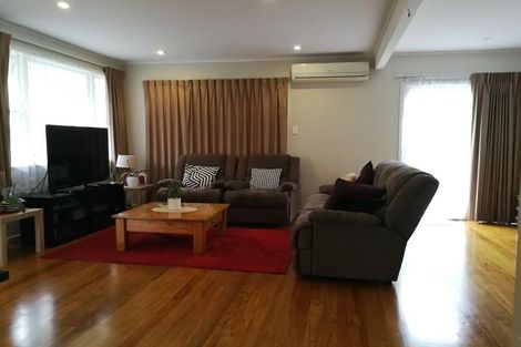 Photo of property in 77 Sunnynook Road, Forrest Hill, Auckland, 0620