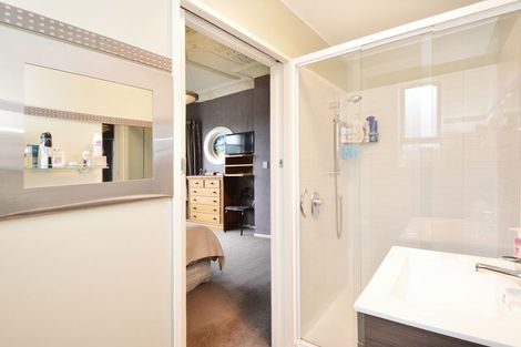 Photo of property in 2 Hargest Crescent, Saint Kilda, Dunedin, 9012