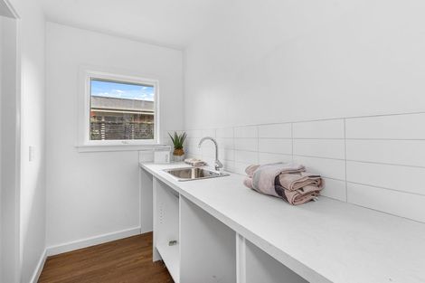 Photo of property in 33 Glenrowan Avenue, Avondale, Christchurch, 8061