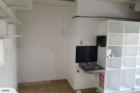 Photo of property in 4/80 Gunner Drive, Te Atatu Peninsula, Auckland, 0610