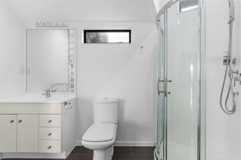 Photo of property in 1/11 Bronzewing Terrace, Unsworth Heights, Auckland, 0632