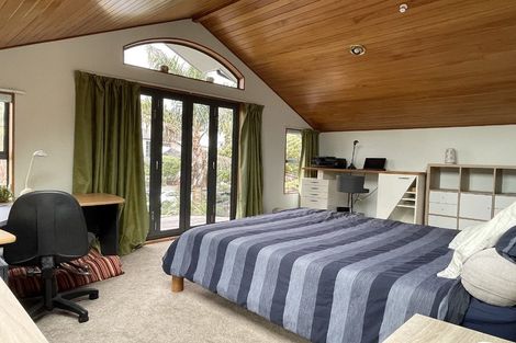 Photo of property in 2 Gilberd Place, Torbay, Auckland, 0630