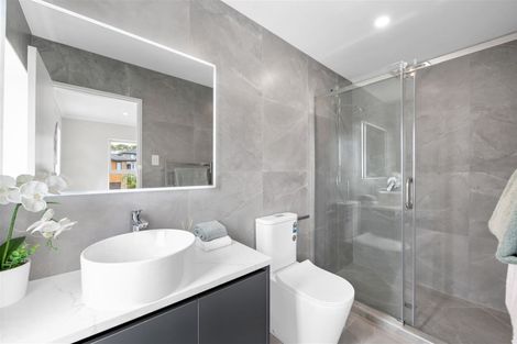 Photo of property in 15 Drumconnell Drive, Flat Bush, Auckland, 2019