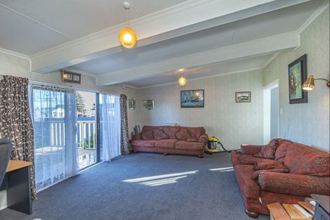 Photo of property in 40 Koputara Road, Himatangi Beach, Foxton, 4891