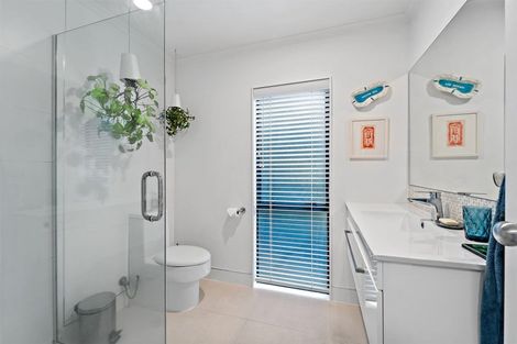 Photo of property in 2/2 Parr Terrace, Castor Bay, Auckland, 0620