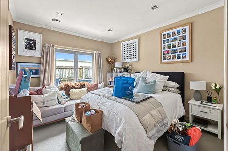 Photo of property in 38 Aikmans Road, Merivale, Christchurch, 8014