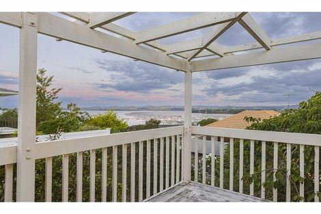 Photo of property in 107 Pah Road, Cockle Bay, Auckland, 2014