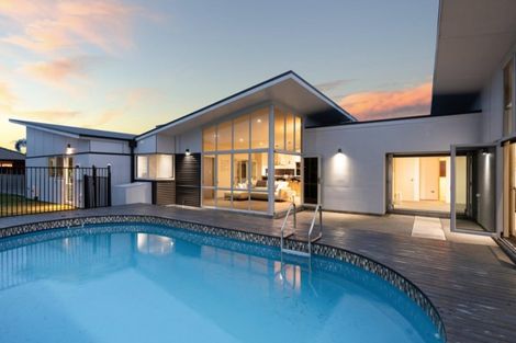 Photo of property in 28 Oreti Crescent, Papamoa Beach, Papamoa, 3118