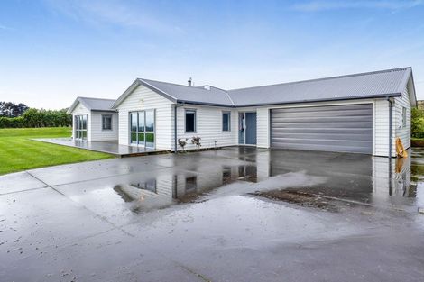 Photo of property in 2088 South Road, Okato, New Plymouth, 4374