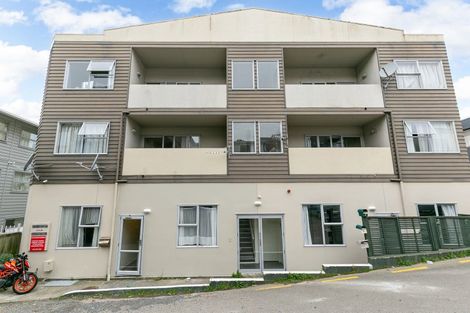 Photo of property in 1/27 Drummond Street, Mount Cook, Wellington, 6021