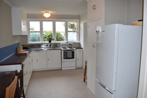 Photo of property in 75 Victoria Street, Carterton, 5713