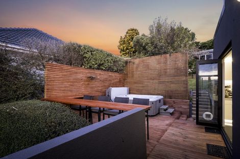 Photo of property in 49 Shandon Road, Vauxhall, Dunedin, 9013