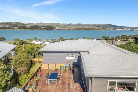 Photo of property in 14 Kahutea Terrace, Titahi Bay, Porirua, 5022