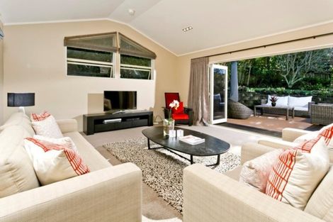 Photo of property in 11 Te Hoe Grove, Pinehill, Auckland, 0632
