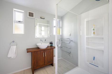 Photo of property in 17 Hillview Place, Wanaka, 9305