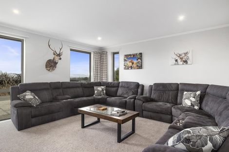 Photo of property in 37 Tara Hills Drive, North Taieri, Mosgiel, 9092