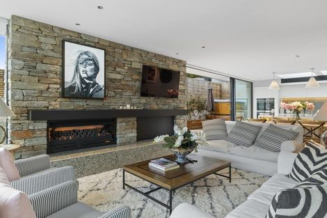 Photo of property in 12 Bay Rise, Wanaka, 9305