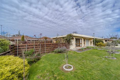 Photo of property in 5 Waverley Street, Waipawa, 4210