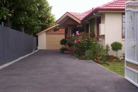 Photo of property in 32 Strowan Road, Strowan, Christchurch, 8052