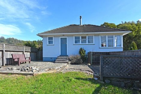 Photo of property in 15 Bird Grove, Stokes Valley, Lower Hutt, 5019