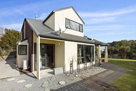 Photo of property in 21b Manuka Street, Stokes Valley, Lower Hutt, 5019