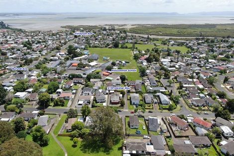 Photo of property in 2/15 Frobisher Way, Clendon Park, Auckland, 2103