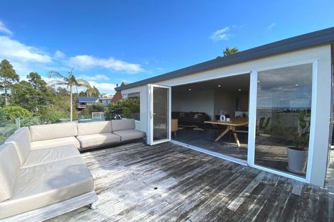 Photo of property in 76a Wade River Road, Stanmore Bay, Whangaparaoa, 0932