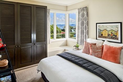 Photo of property in 1 Singers Road, Korokoro, Lower Hutt, 5012