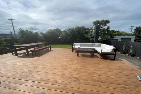 Photo of property in 8 Eskdale Road, Birkdale, Auckland, 0626