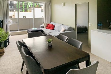 Photo of property in City Lodge Apartments, 401/115 Vivian Street, Te Aro, Wellington, 6011