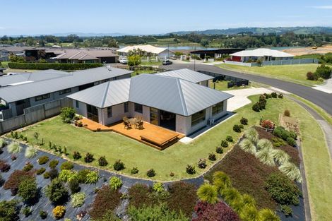 Photo of property in 1 Vantage Place, Omokoroa, 3114