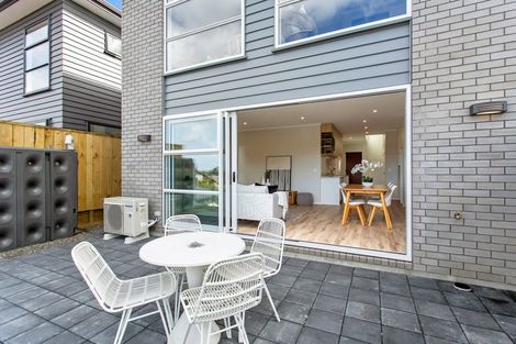Photo of property in 27 William Calvert Drive, Swanson, Auckland, 0614