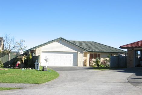Photo of property in 30 Sandwick Drive, Weymouth, Auckland, 2103