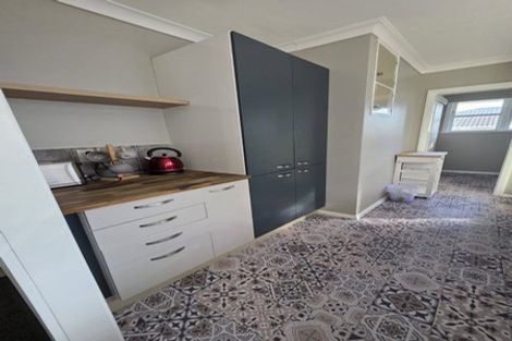 Photo of property in 52 Karaka Crescent, Levin, 5510