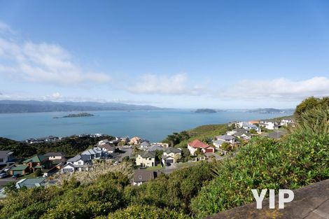 Photo of property in 4a Sunhaven Drive, Newlands, Wellington, 6037