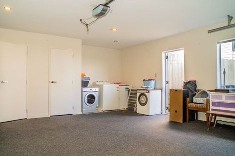 Photo of property in 130 Keri Vista Rise, Papakura, 2110