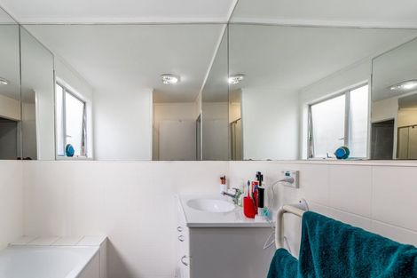 Photo of property in 2/22 Hobby Avenue, Birkdale, Auckland, 0626