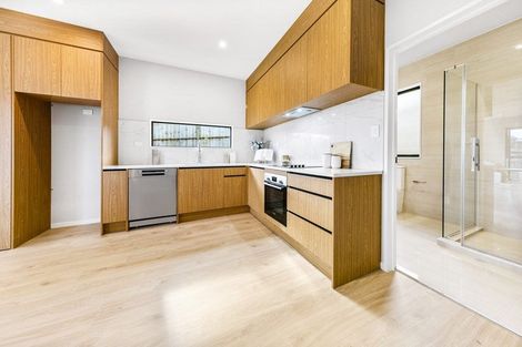 Photo of property in 63 Mcindoe Road, Kumeu, 0810