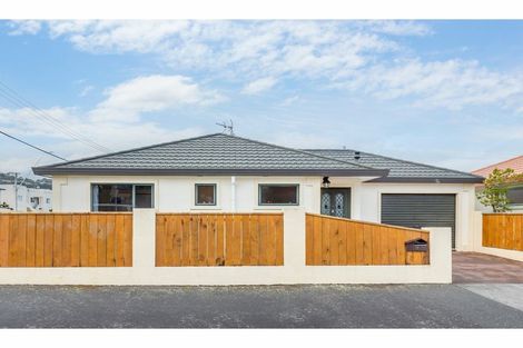 Photo of property in 9 South Street, Petone, Lower Hutt, 5012