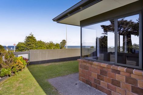Photo of property in 2 Heaphy Road, Opunake, 4616