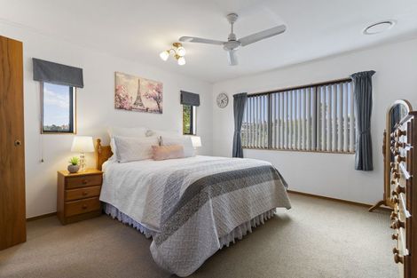 Photo of property in 54 Marina View Drive, West Harbour, Auckland, 0618