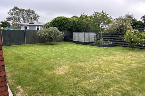 Photo of property in 23 Truby King Street, Merrilands, New Plymouth, 4312