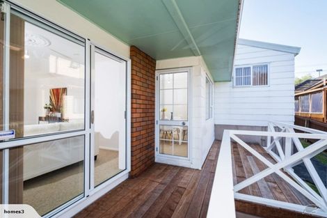 Photo of property in 1/71 Browns Bay Road, Browns Bay, Auckland, 0630