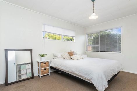 Photo of property in 11 Denver Avenue, Sunnyvale, Auckland, 0612