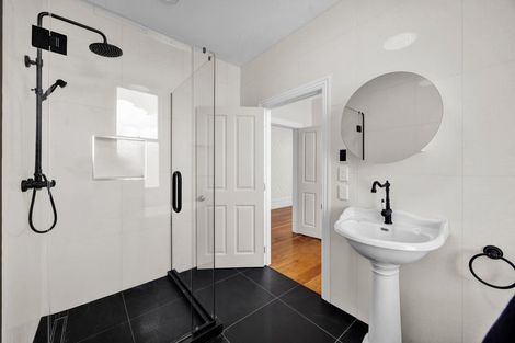 Photo of property in 5317 Mountain Road, Eltham, 4398