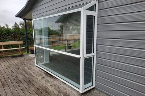 Photo of property in 5 Rickards Place, New Lynn, Auckland, 0600